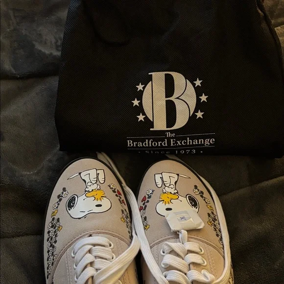 Snoopy Canvas Sneakers - Beige and Black - Picture 6 of 7